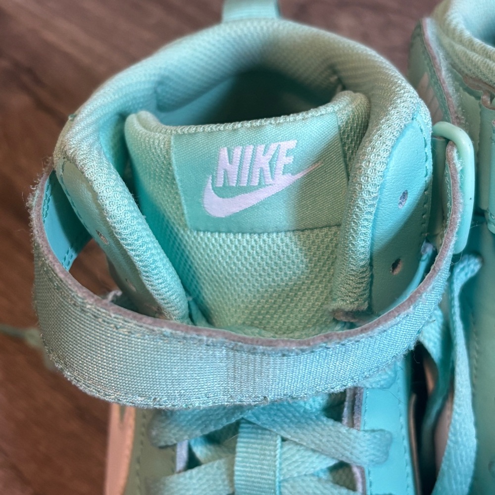 Nike Teal and White Sneakers Hi-Top - Picture 9 of 9